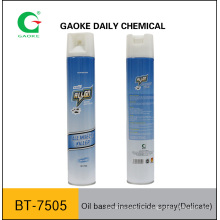 Spray insecticida en aerosol con piretroides